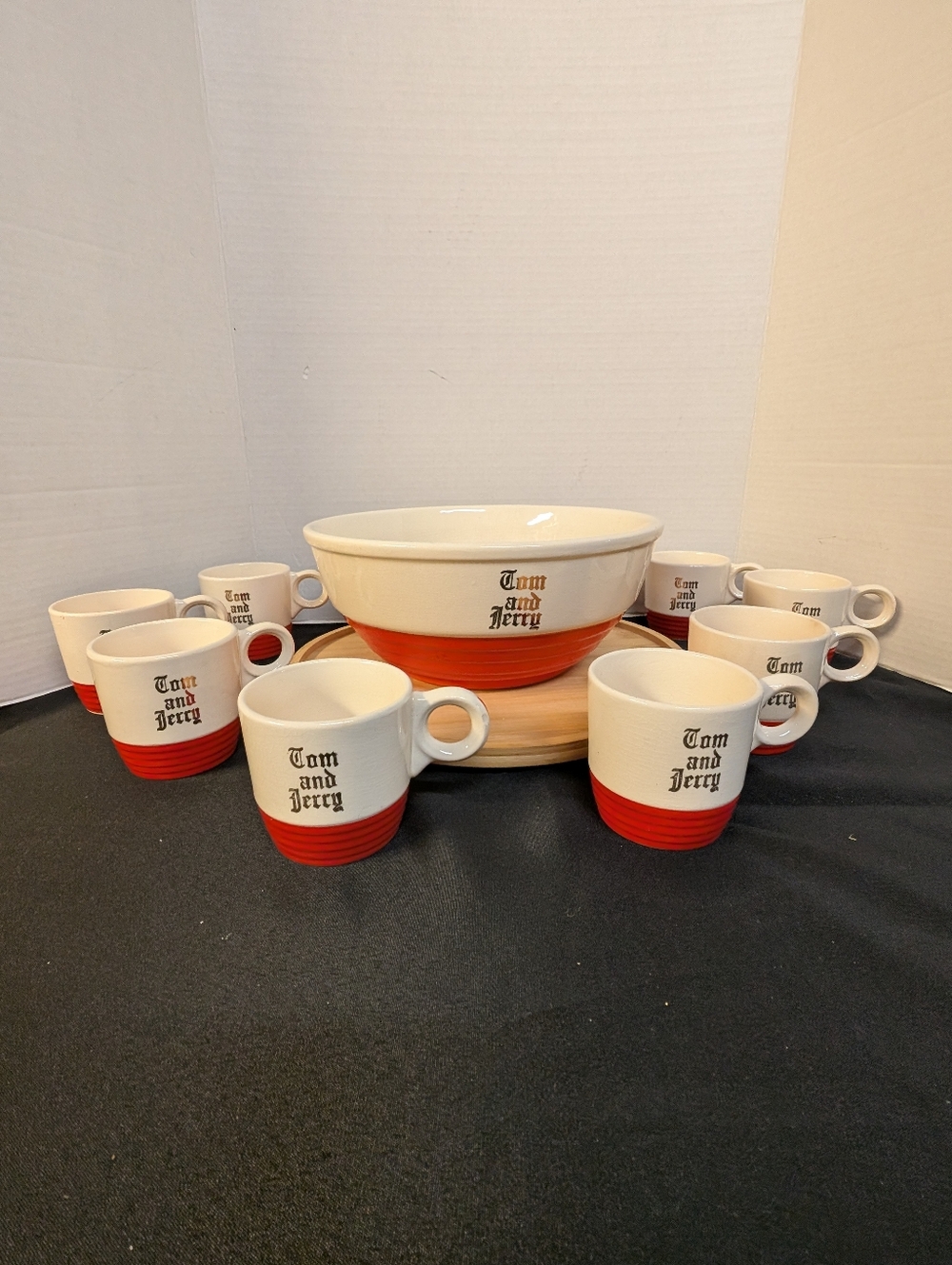 1940s Universal Pottery Cambridge Gold Trim Tom And Jerry Punch Bowl Set 8 Mugs